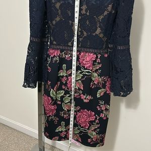 Tadashi Soji size 6 worn once. Has stretch and perfect for Valentine’s Date